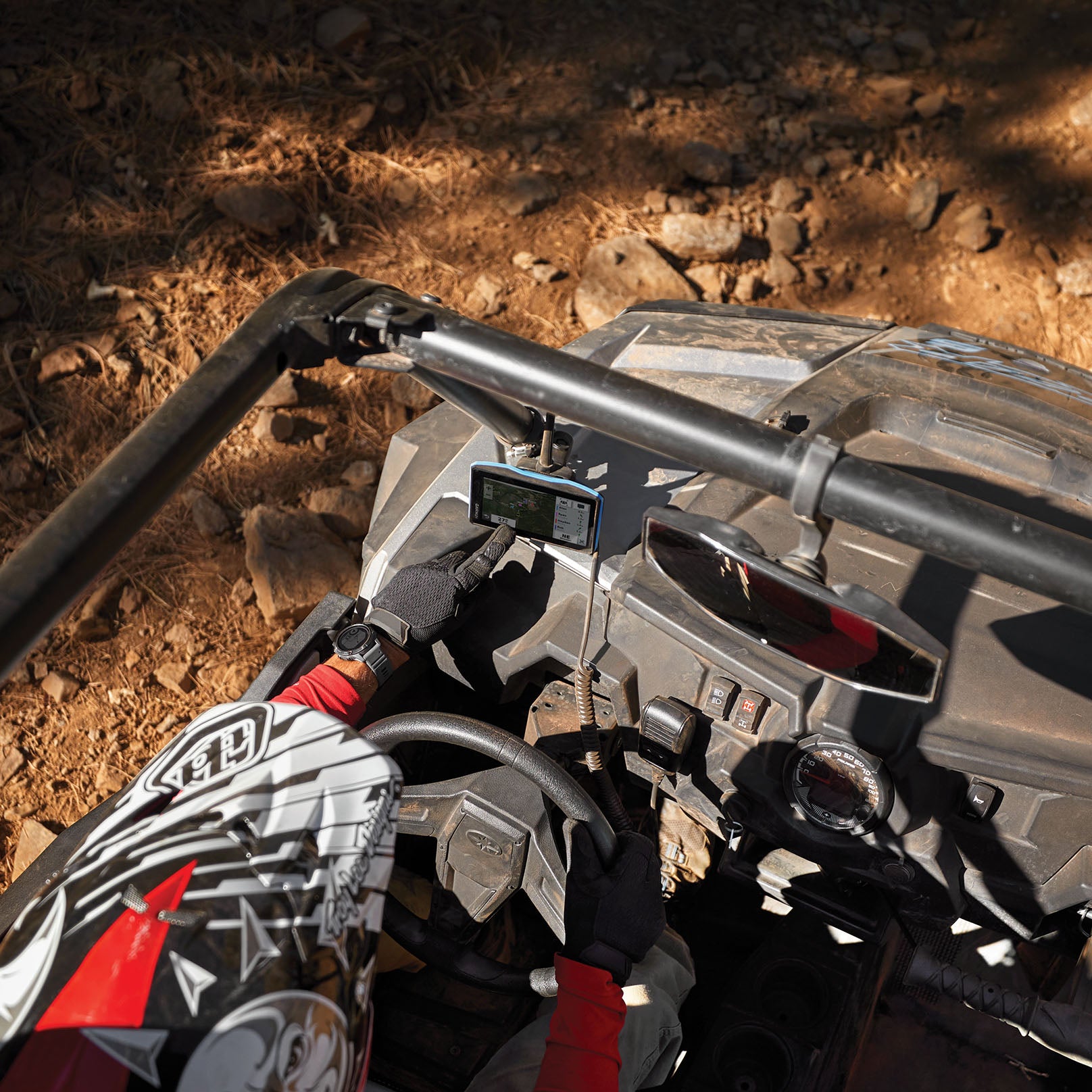 Garmin Tread 5.5 inch Powersport Navigator GPS w/Group Ride Radio